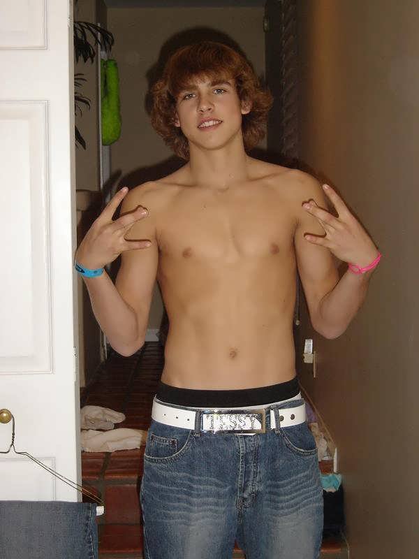 shirtless hottie
