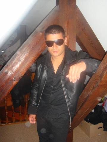 Mustapha,militaire pour mecs