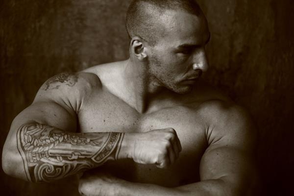 Julien,muscle et tatouage