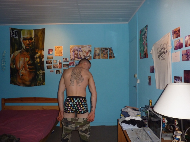 Kevin : French Soldier Stripping for Men