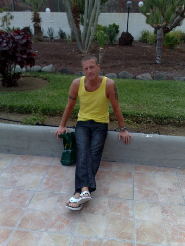Guy4guyze