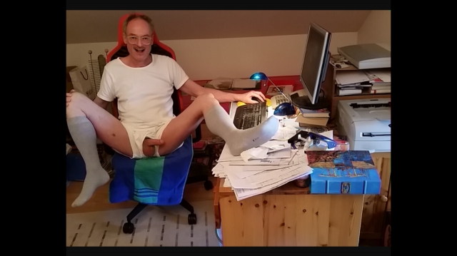 grey socks boner (Berndis, Germany)