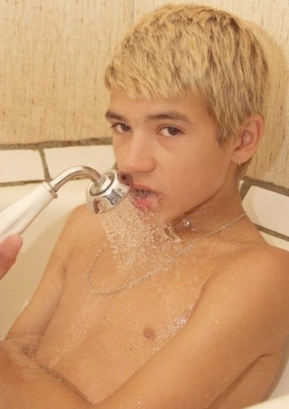 Ilya in the tub