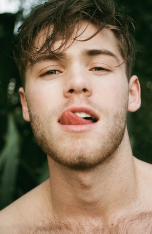 Jizz on lips