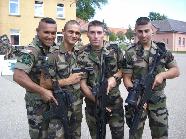 Mustapha ,militaire et ***s