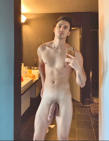 Big Dick Selfie