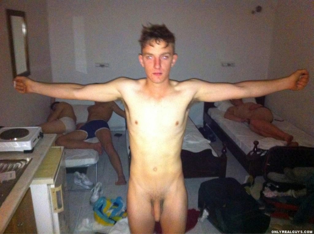 Uncut *** boy posing totally naked, nice view of his pits too...