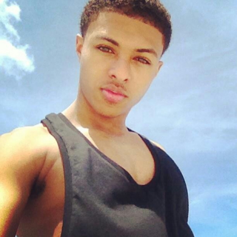 Pretty light skinned black twink 