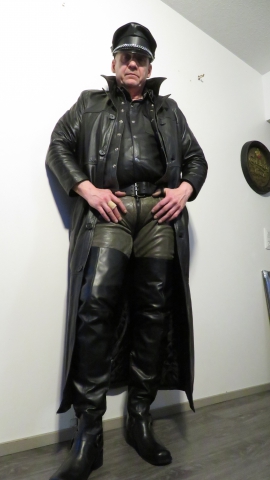 Juha Vantanen,full leather