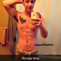 XskyzX Selfies 936